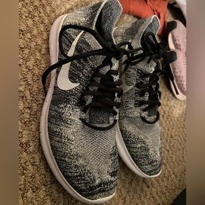 Nike tennis shoes